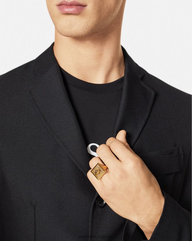 Versace anillo cuadrado con medusa hombres oro accesorios H88R0H1691