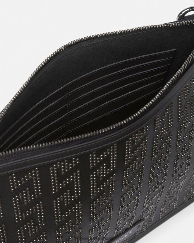 Versace bandolera con greca y tachuelas hombres negro bolsas H88R0H1475