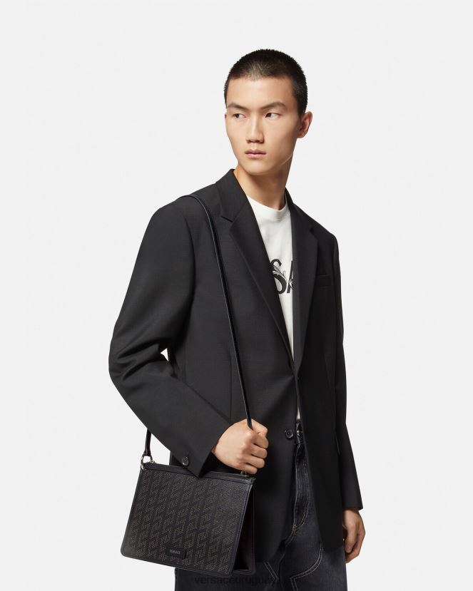 Versace bandolera con greca y tachuelas hombres negro bolsas H88R0H1475