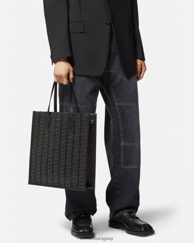 Versace bolso tote alto con greca y apliques hombres negro bolsas H88R0H1489