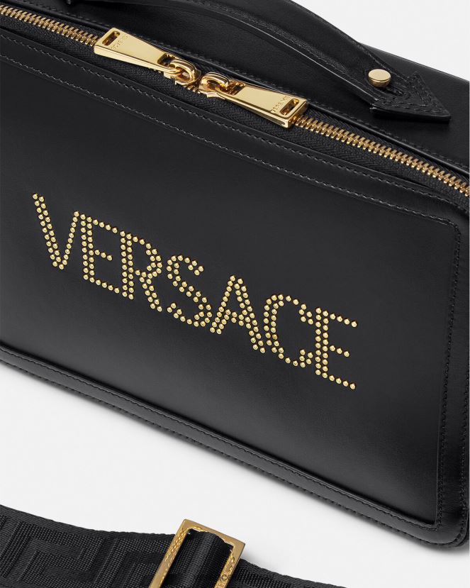 Versace bolso messenger con logo y tachuelas hombres negro bolsas H88R0H1502