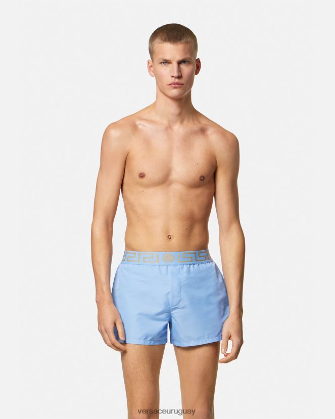 Versace shorts de baño con borde de greca hombres azul claro ropa interior y ropa de playa H88R0H1796