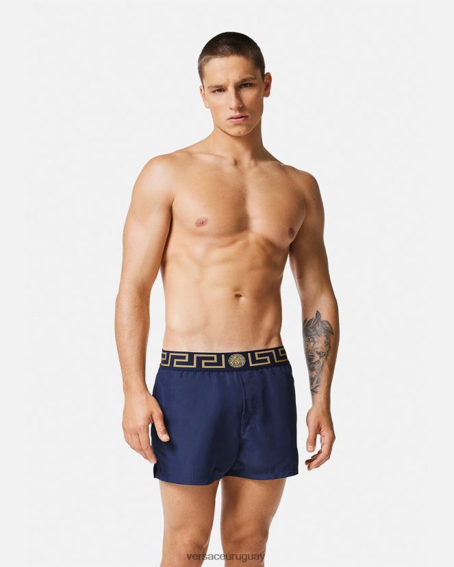Versace shorts de baño con borde de greca hombres azul ropa interior y ropa de playa H88R0H1814