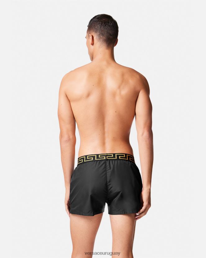 Versace shorts de baño con borde de greca hombres negro ropa interior y ropa de playa H88R0H1811