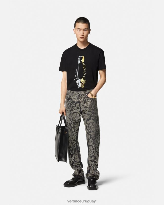 Versace camiseta con estampado de imperdible hombres negro ropa H88R0H1400