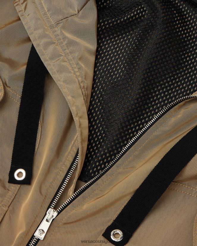 Versace chamarra cortavientos con logo hombres beige ropa H88R0H1231