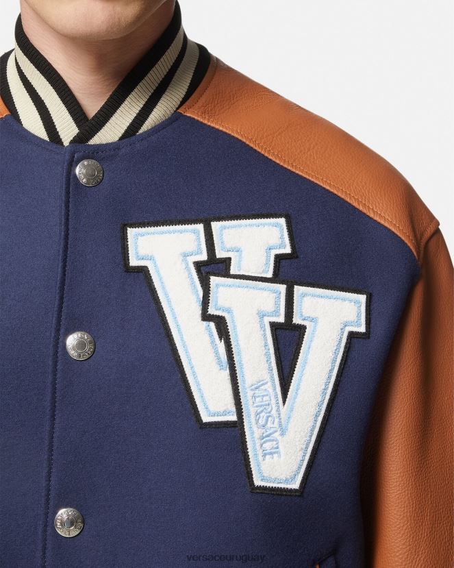 Versace chaqueta bomber con logo universitario hombres azul Marrón ropa H88R0H1257