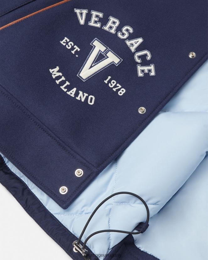Versace chaqueta bomber con logo universitario hombres azul Marrón ropa H88R0H1257