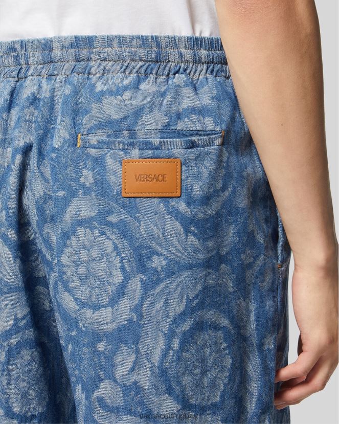 Versace shorts de mezclilla con silueta barroca hombres Plano ropa H88R0H1449