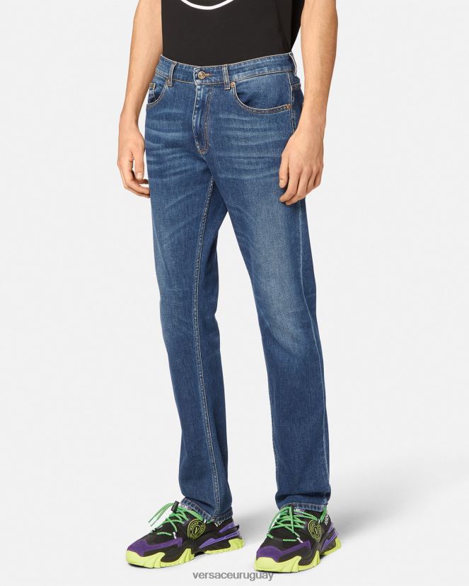 Versace vaqueros con emblema en V hombres azul ropa H88R0H2383