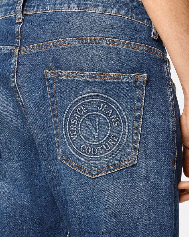 Versace vaqueros con emblema en V hombres azul ropa H88R0H2383