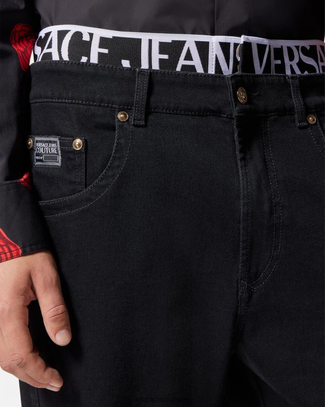 Versace vaqueros con logo en la cinturilla hombres negro ropa H88R0H2365