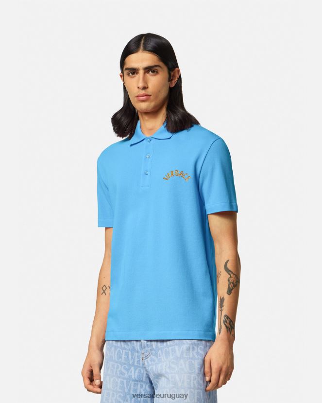 Versace playera tipo polo con logo barroco y conchas marinas hombres azul claro ropa H88R0H1362