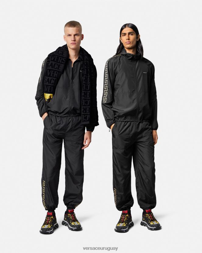 Versace pantalones deportivos con Greca de nailon hombres negro ropa H88R0H1453