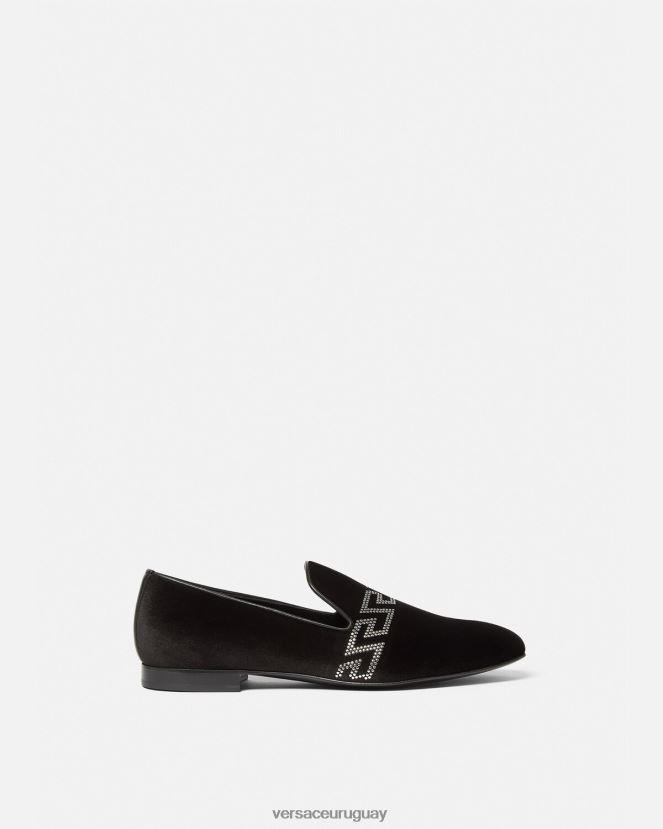 Versace pantuflas de terciopelo con greca y tachuelas hombres negro zapato H88R0H1572