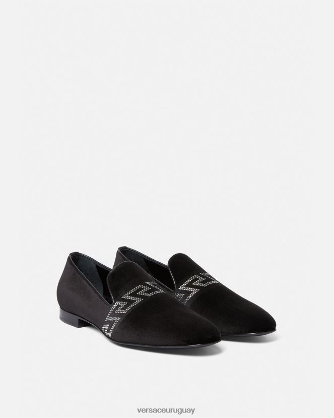 Versace pantuflas de terciopelo con greca y tachuelas hombres negro zapato H88R0H1572