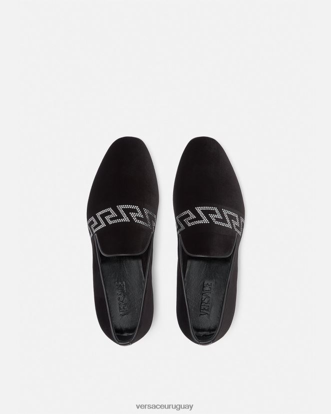 Versace pantuflas de terciopelo con greca y tachuelas hombres negro zapato H88R0H1572