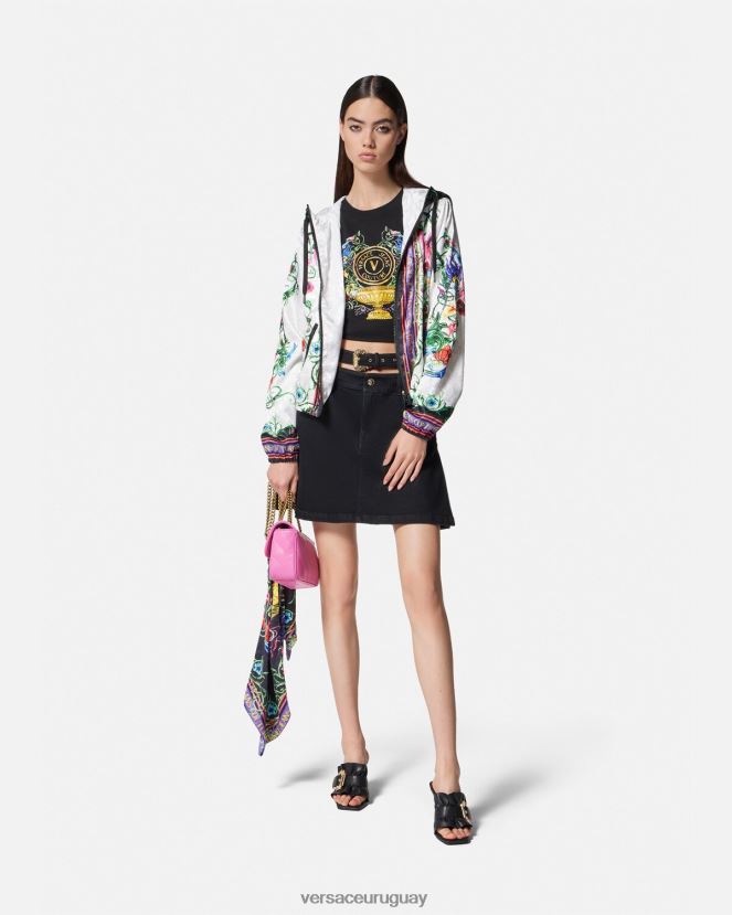 Versace camiseta con emblema en V mujer oro negro ropa H88R0H2231